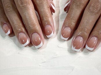 nail salon ToiToi【4/4 OPEN(予定)】の写真/明るく楽しいネイリストが初心者の方にも丁寧にひとつひとつ説明◎わからないことも聞きやすい雰囲気◎