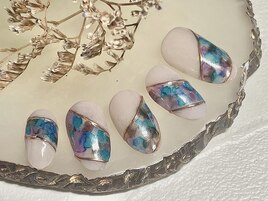 絵画ネイル　￥8630