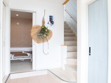 ドルチェ(DOLCE)/DOLCE/白を基調とした店内