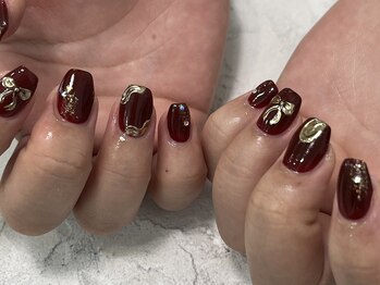 サニーヒルズ ウィズ マキア 藤沢(Sunny hills with MAQUIA)/ボルドー×ゴールド