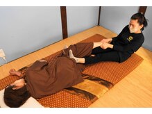 コムローイ/タイ古式ストレッチ