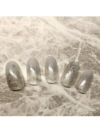 キラキラ雪の結晶ネイル