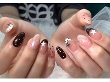 ワイアンドワイ(Y&Y)/レトロなドット星ネイル