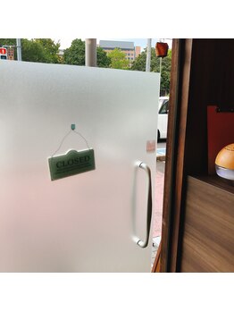 整体 美容サロン ホリスティックラボ(Holistic Labo)/換気しております