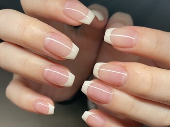 ルナ(LuNa)/フレンチネイル/シンプルネイル