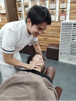 関内伊勢佐木整骨院/寝違い