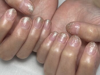 夏子ネイル アンド スクール/馴染みのいいゴールドラメ