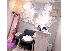 WOMIAO NAIL大塚《オミアウ》【パーツ無限つけ放題】持ち込み/長さだし/パラジェルの雰囲気(受付待合スペース♪清潔感のあるスペースです◎)