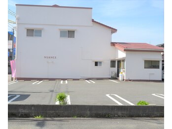 ニュアンス(nuance)/お店横に駐車場8台あります