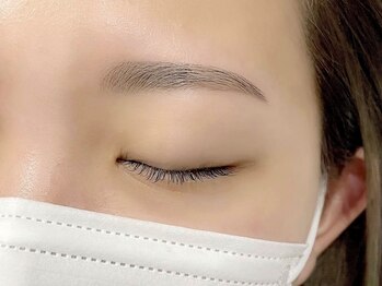 イーアンド アイズビューティー(e& eyes beauty)の写真/眉毛もプロのお手入れが必要不可欠★顔の雰囲気やトレンドに合わせたアイブローでオシャレ上級者に！