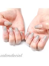 サロンドシエル(salon de ciel)/囲みフレンチネイル