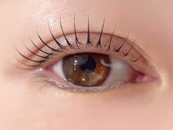 ミーアイ(Me.I)の写真/「長持ち」×「ダメージレス」で美しく上品なお目元へ♪まつ毛のお悩みがある方も是非★