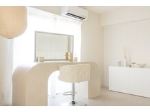 広々したドレッサーでゆったり身支度。KINUJOアイテム揃ってます