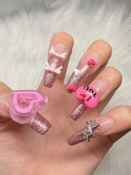 エムネイル(m nail)の写真/《ロングネイル映え抜群★》POPに可愛い海外風ゴテゴテパーツつけ放題◎パーツのお持ち込みもOK‥♪