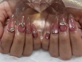 ワンホンビジューネイル