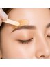 黄金比により眉をデザイニング&眉ワックス
