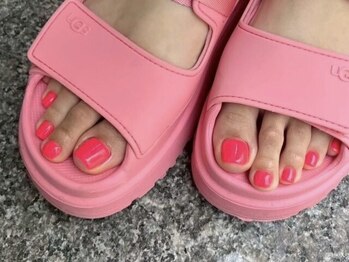 ネイル フリーヴマックスケリー 東京渋谷(FREEVE MAXKELLY)の写真/夏にぴったりのFootnailデザイン！繊細なアートで足元を華やかに彩りませんか？☆