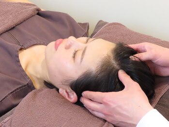 ハリコ 代官山の写真/頭のツボをとらえたヘッドスパならここ！指圧でしっかり気持ちいい安らぎを◎