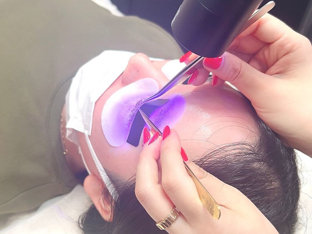 【LEDマツエク】ledエクステフラットラッシュ付け足しリペア☆40本~￥5500~