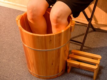 魅麗(ミレイ)/木桶の足湯は5分サービス♪