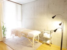 隆鼻矯正専門店 ラプリ(Raplit)/個室の施術ベッドルーム