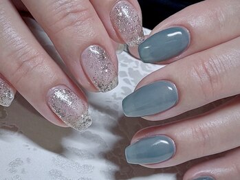 メイジーネイル(Maisie Nail)/コバルトブルー×ラメワンカラー