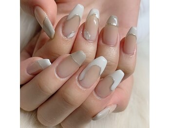 モモ(Momo)/ワンホン風ネイル