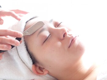 サロンドラクー(Salon de La Qoo)の写真/【角質ケア＋保湿ケア】のプロの力で効果を実感！産毛や古い角質も取り除いて滑らかスベスベ美肌へ。