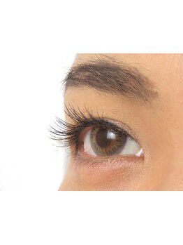 ナチュラル上品な目元にしたい