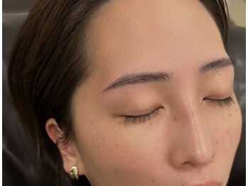 カリスティ(Kallisti)/ハリウッドブロウリフト