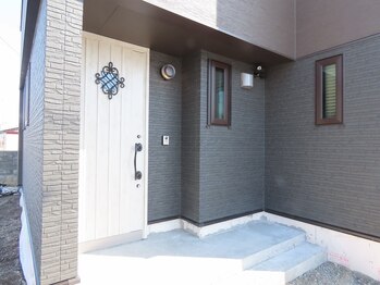 ブロックファイブハナ(Block 5 HANA)/サロン入り口