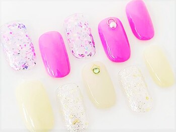 ネイルサロン クイール 小山店(NAIL SALON QUILL)/ワンカラー+ラメ+シェル
