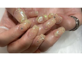 キラキライエローネイル