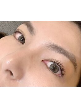 ナチュラル上品な目元にしたい