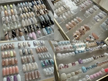 ネイルサロン アデル(Adele)の写真/【新規オフ無料】最旬サマーデザインで指先をアップデート。トレンド感あふれる定額コースが大人気!