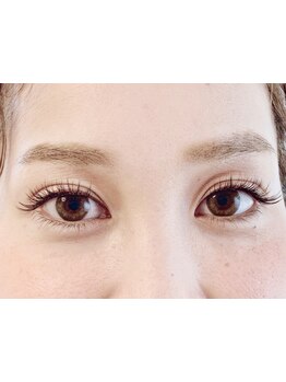 ナチュラル上品な目元にしたい