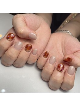 レイヴィー(Raivy)/べっ甲ネイル