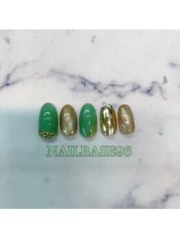 グリーンカラーネイル