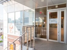 セプトネイル SEPT NAIL 草津店の雰囲気（開放感ある外観！エイスクエアの目の前です！）