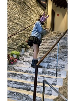 サロン ド エスポワール(salon de espoir)/サロンへの階段