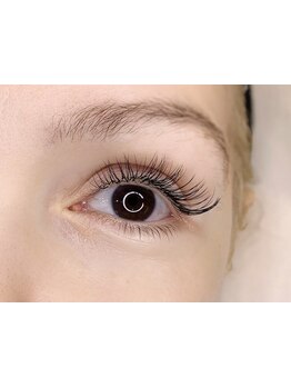 特別な日に合う華やかな目元にしたい