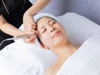 ビューティークリニックコダマ 宮崎南店の写真/【エステダーマで大人女性のシミケア★】最先端シミケアと肌質改善で、ワントーン明るい“若見え水光肌”へ