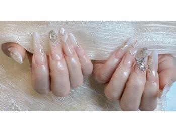 ザ デミュア 銀座店/上品ネイル