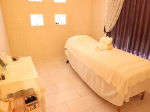 タカキ(TAKAKI)の雰囲気（完全個室.落ち着いた雰囲気でご寛ぎください）