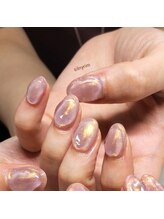 シルニー リム(Silny rim)/アシンメトリーニュアンスネイル