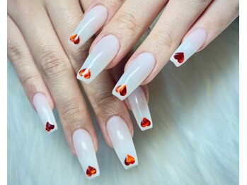 マンマ ディ ビビ ネイル(mamma di vivi nail)の写真/スカルプほど長くはしないけど、少しだけ自然に長さを出したい方に大人気♪色々なデザインが映えます◎