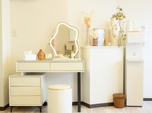 ハリ ヴァカンス(Hari Vacances)/ゆっくりお化粧も出来るスペース