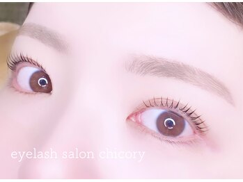チコリ(chicory)の写真/<注目を集める瞳に!>まつ毛の生え癖/目の形に合わせてコンプレックスをカバーする理想のデザインをご提案♪