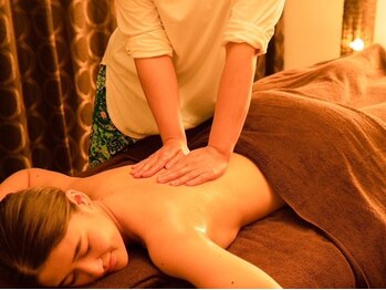 ヌアラ(Nuala)/アロマオイルマッサージ