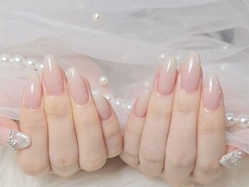 komuの写真/【美フォルム×上品ネイル】指先を一番綺麗に見せるシンプルデザイン。丁寧なネイルケアで初ネイルをお任せ